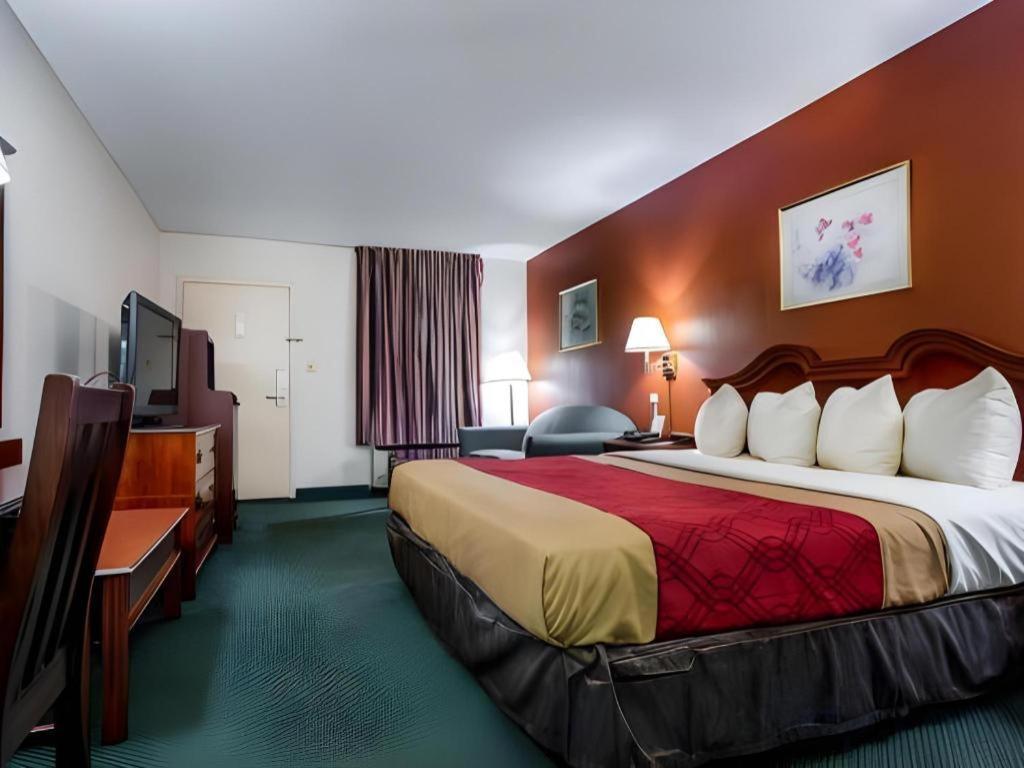 גארנר Econo Lodge South מראה חיצוני תמונה