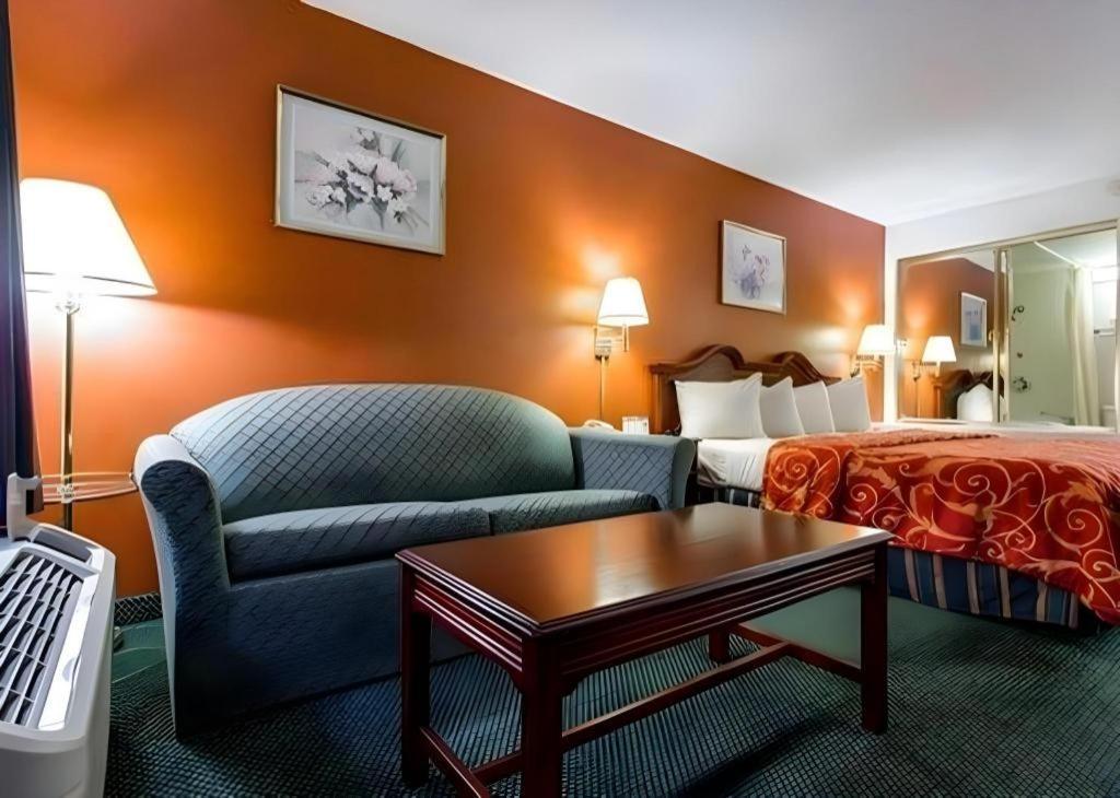 גארנר Econo Lodge South מראה חיצוני תמונה
